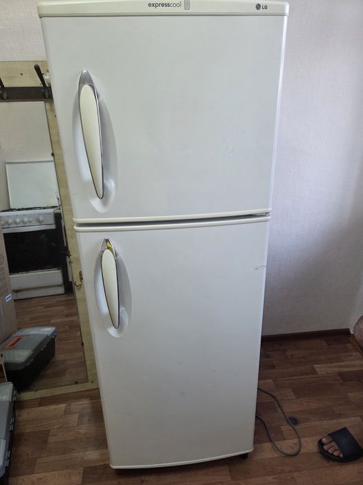 Продам холодильник  LG