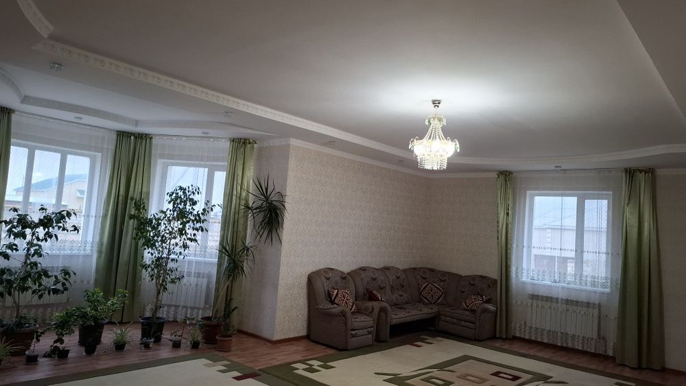 Кең үи сатылады,