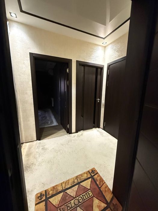 #135 Қоратошда 3 хонали авторский ремонт билан шинам квартира сотилади