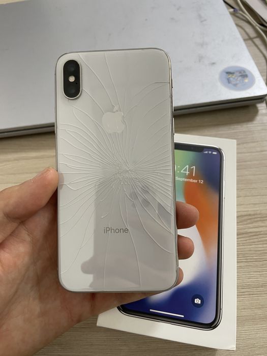 Продам Iphone X 10