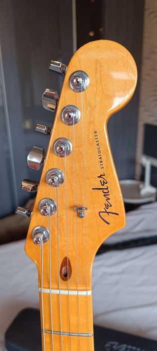 American Deluxe Stratocaster® “V” Neck (2004-2010)