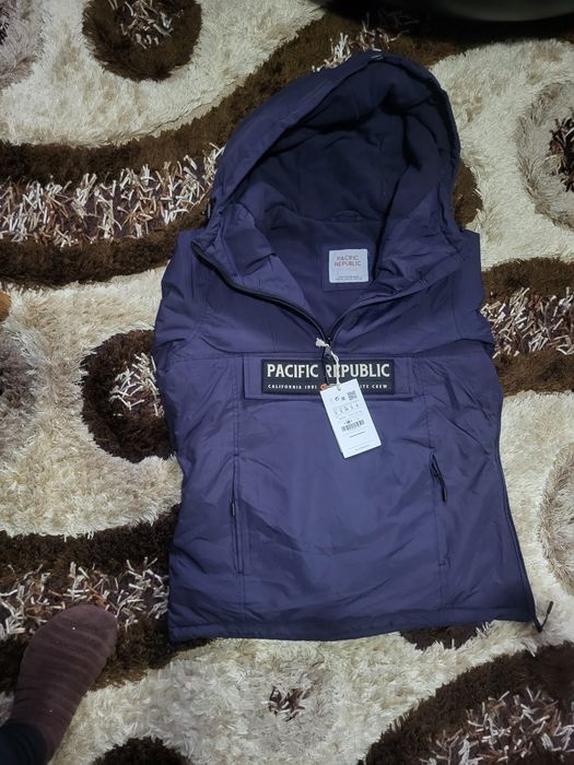 Vând Geaca Pull & Bear