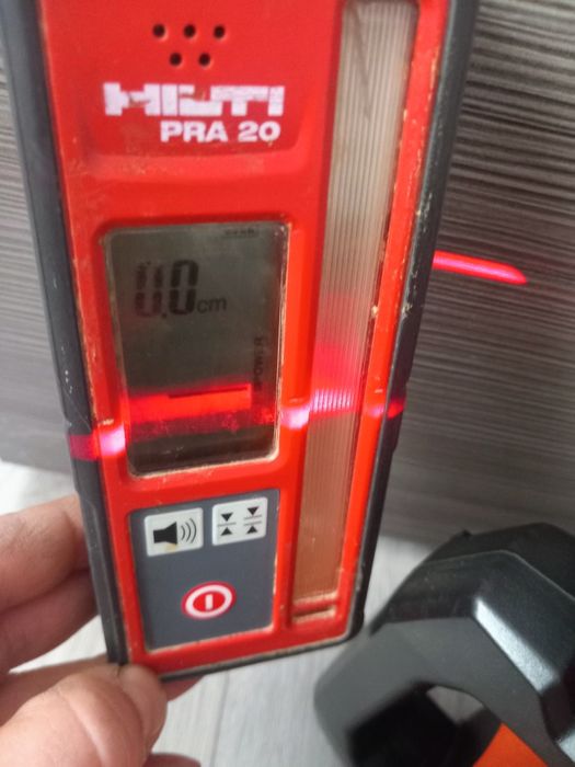 Ротационен лазерен нивелир Hilti PR 30-HVS A12