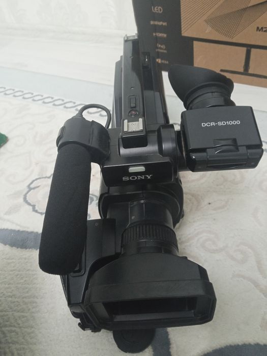Продается видеокамера sony dcr-sd1000