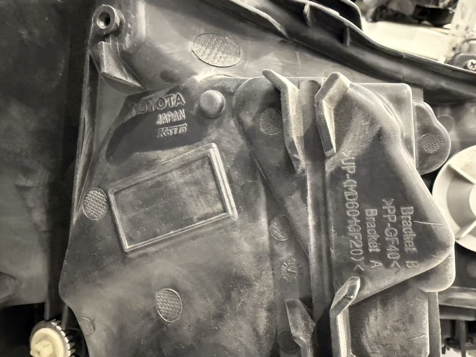 Фары камри 70 оригинал