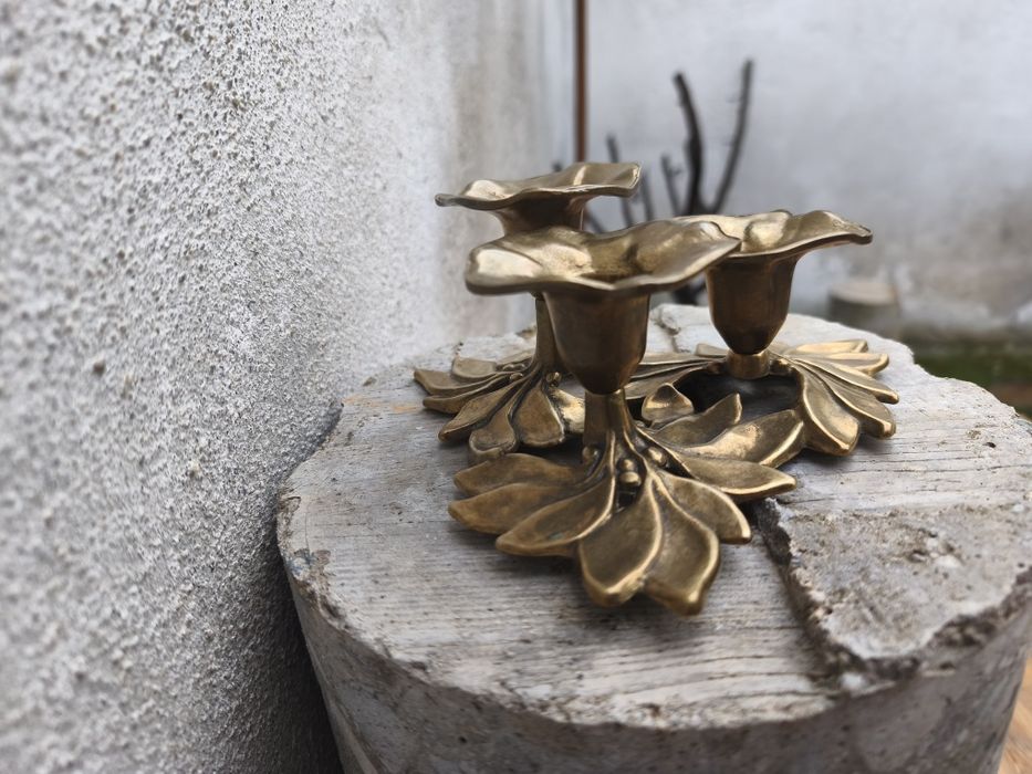 Троен месингов свещник