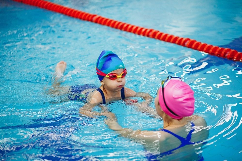 Тренер по плаванию с выездом на дом.