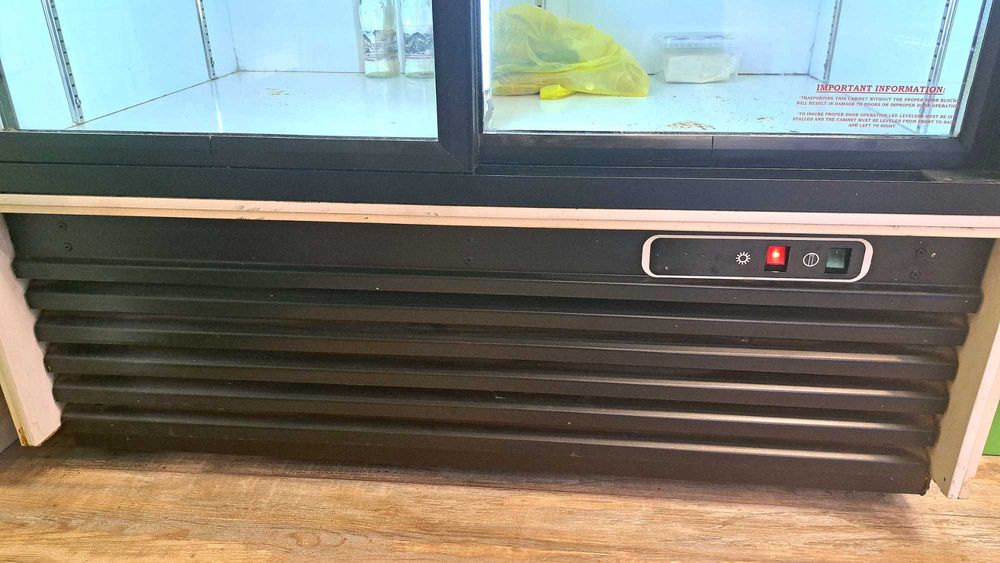 Хладилна витрина, двойна