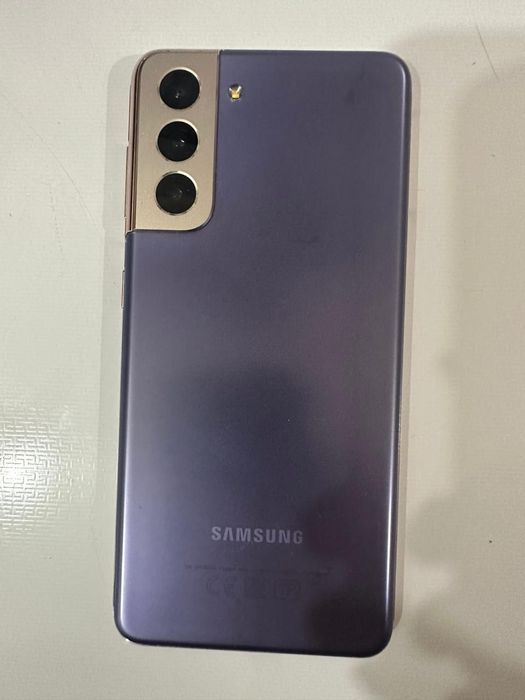 Самсунг S21 в отличном состоянии