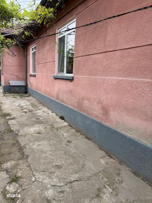 Casa batraneasca – teren 339 mp, zona Campia Islaz