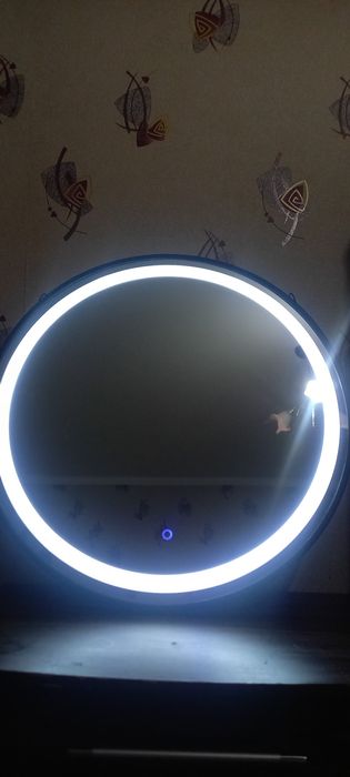 Почти новый Круглый зеркало