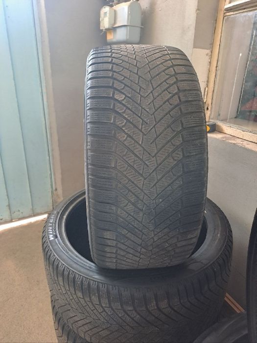 Балон pirelli 285/35 R23 зимний