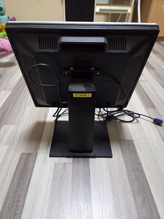 Hp Model L1950g монитор