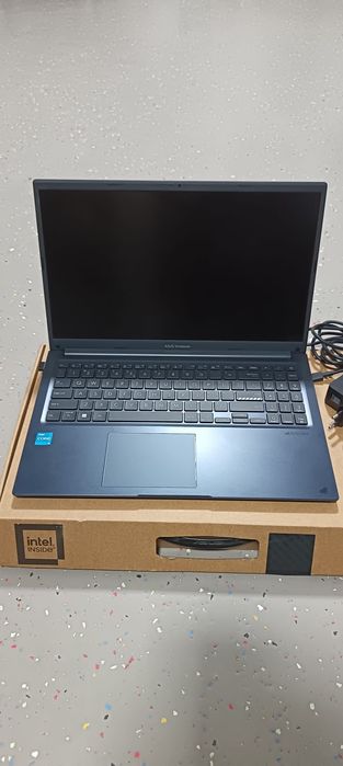 Vănd laptop Asus