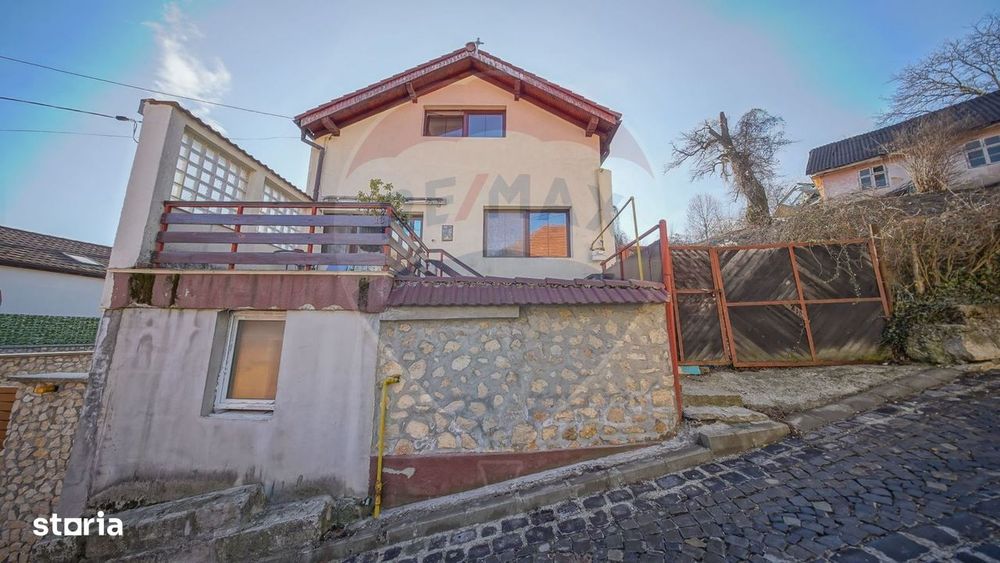 Podul Lui Grid 13 | Apartament La Casă | 4 Camere | 2 Băi | Priveliște