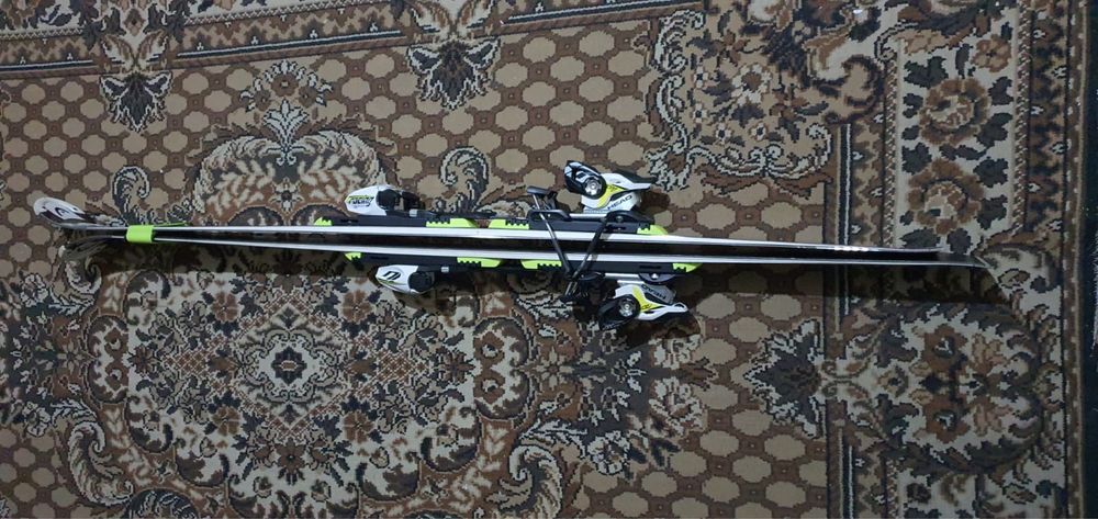 Горные лыжи HEAD