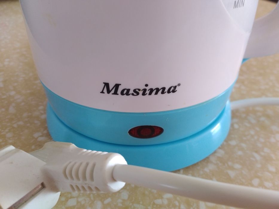 Электрочайник 1 л. в отличном состоянии.