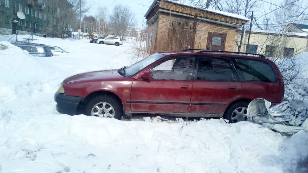 Машина ниссан примера