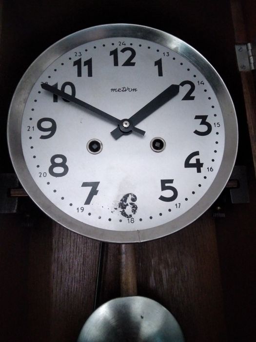 De vinzare ceas cu pendul anii 1968 metron Polonia mecanic in stare buna functional