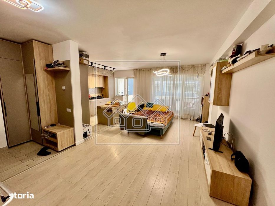 Apartament de vanzare - 3 camere, balcon, parcare - Kogalniceanu — fotografia 1