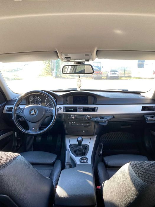 BMW 3 Series 2011 — imagine 3