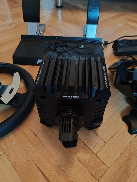 Fanatec CSL DD 5Nm Ready2Race Bundle + Desk Clamp în garanție