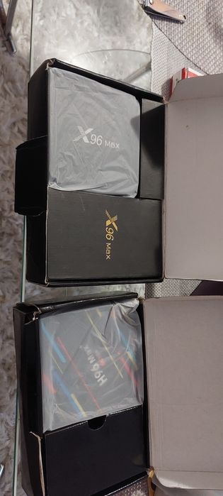 Vînd 2 Buc video player