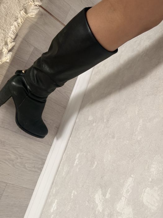 Продам кожаные сапоги