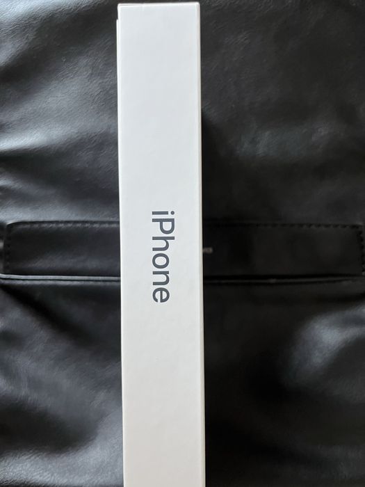 Продам iPhone 13