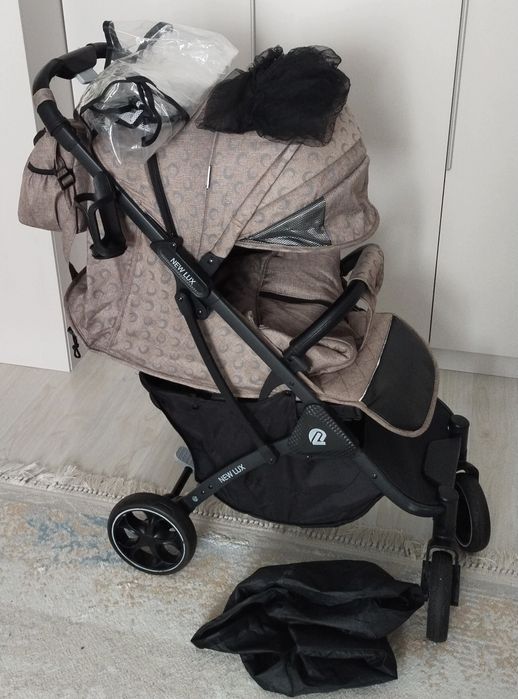 Прогулочная коляска