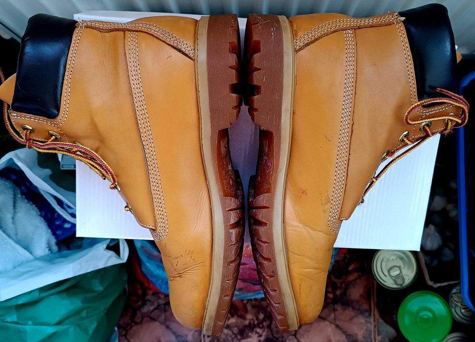 Bocanci damă impermeabili marca ,,TIMBERLAND,, măr. 38 din piele nabuc