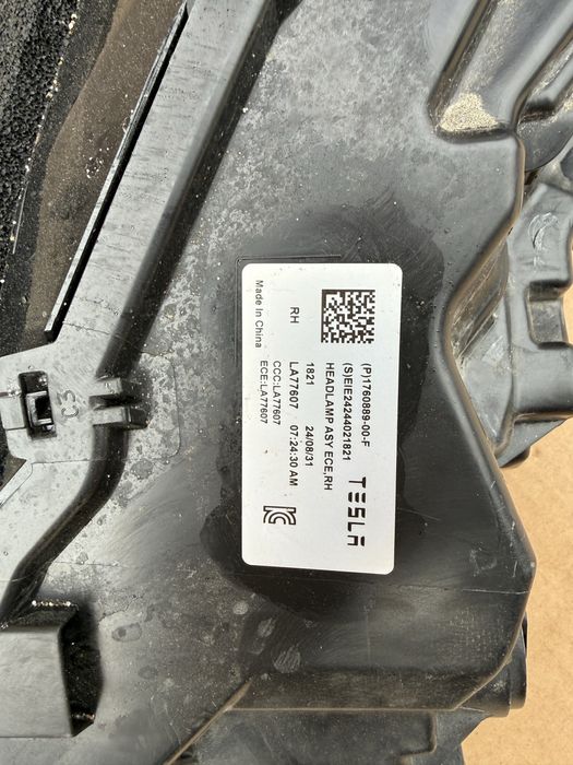 Фар Tesla Model 3 Highline - 2024