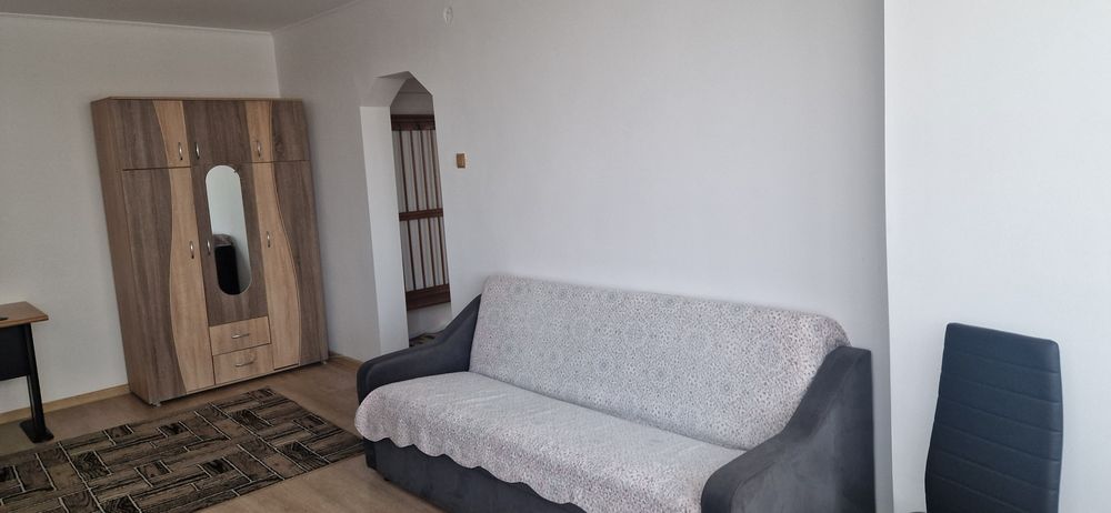 Închiriez apartament centru