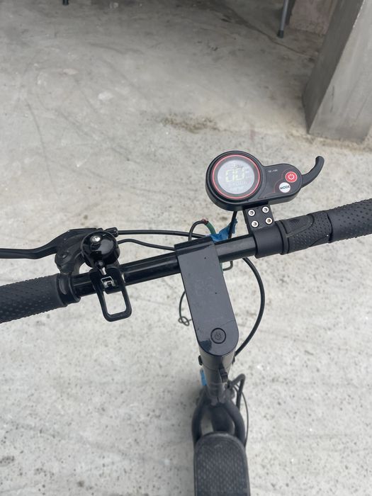 Vand trotineta electrica pentru piese