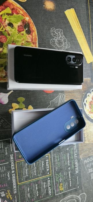 Huawei Y70 4 ram..128