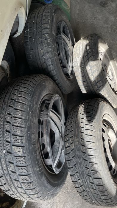В продаже резина с дисками комплект