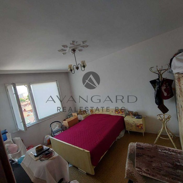 Продава се Тристаен апартамент в Пловдив, Изгрев - 84 кв.м за 1072 €/кв.м - Снимка #2