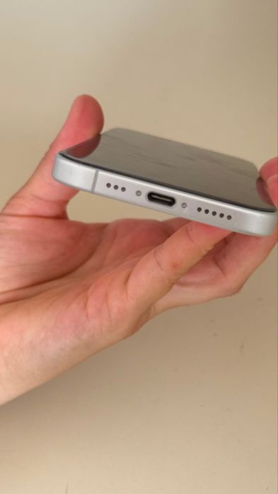 iPhone16