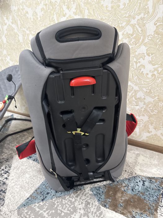 Продам автокресло в хорошом состоянии.