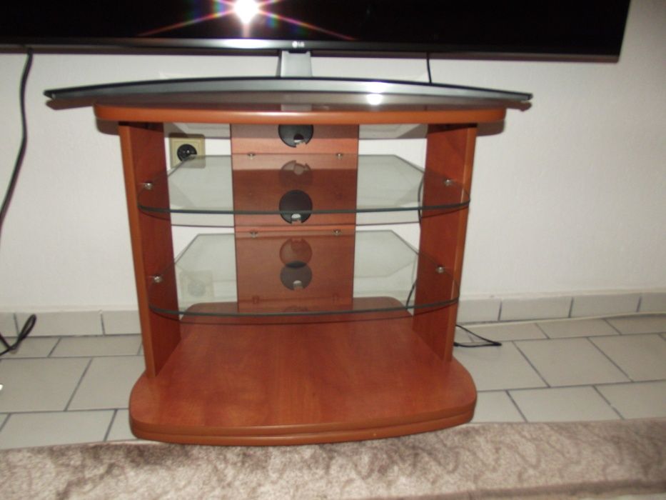 Тв шкаф с въртящ се плот