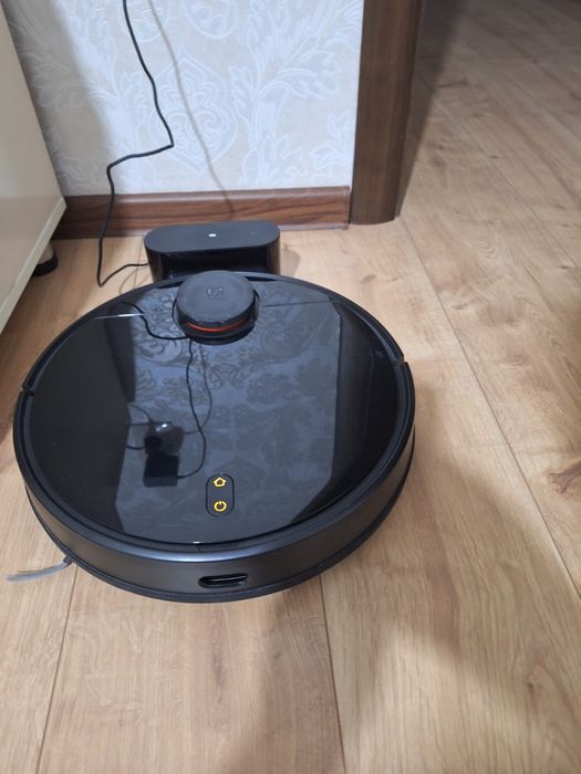 Продаётся робот пылесос Xiaomi