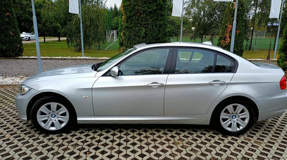 BMW Seria 3 2011 — imagine 3