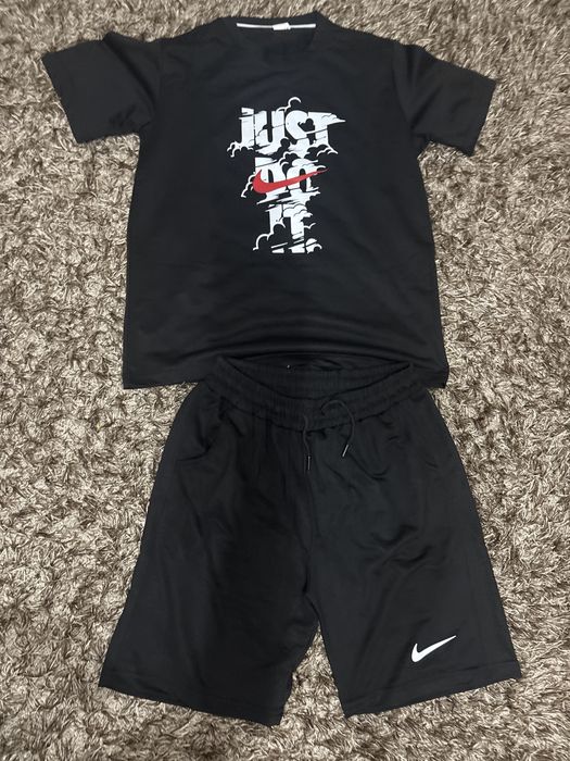 Nike екип / ЧИСТО НОВО