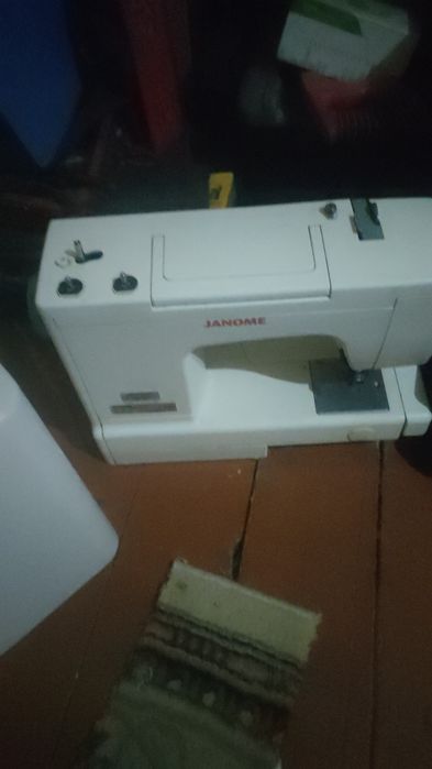 Продам швейную машинку нет педали