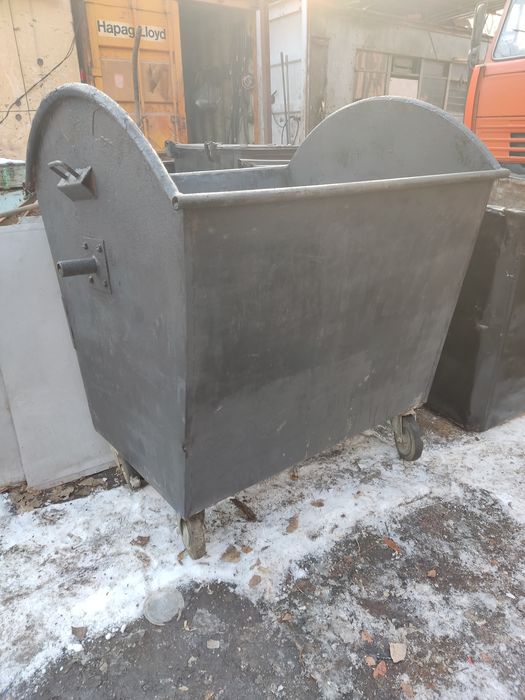 Мусорный контейнер