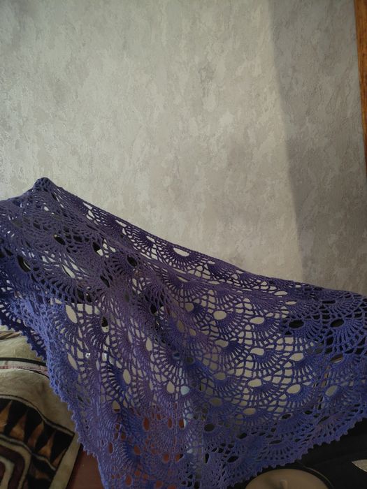 Платок бактус вязаный