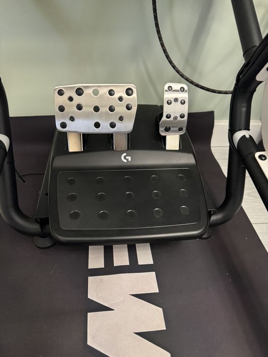 Logitech G923 + Extra-uri | Garanție Altex | Stare foarte bună