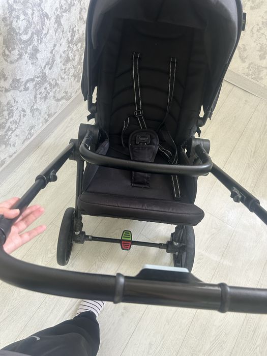 Коляска прогулочная