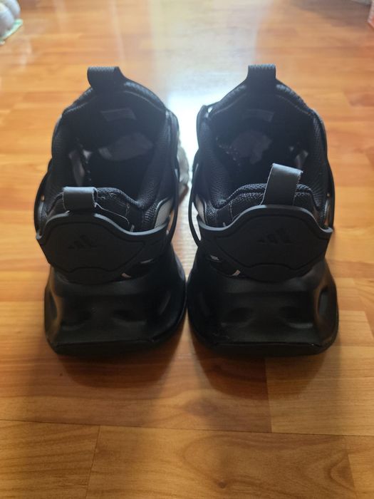 Adidasi Adidas original nou