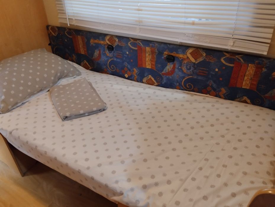 Продава се каравана с платен наем за сезон 2026